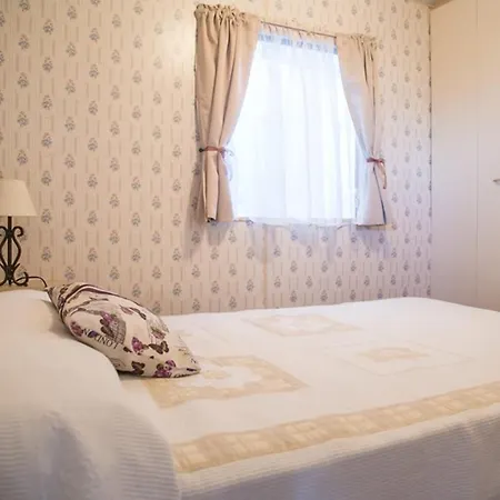 The Birdsong Country House *